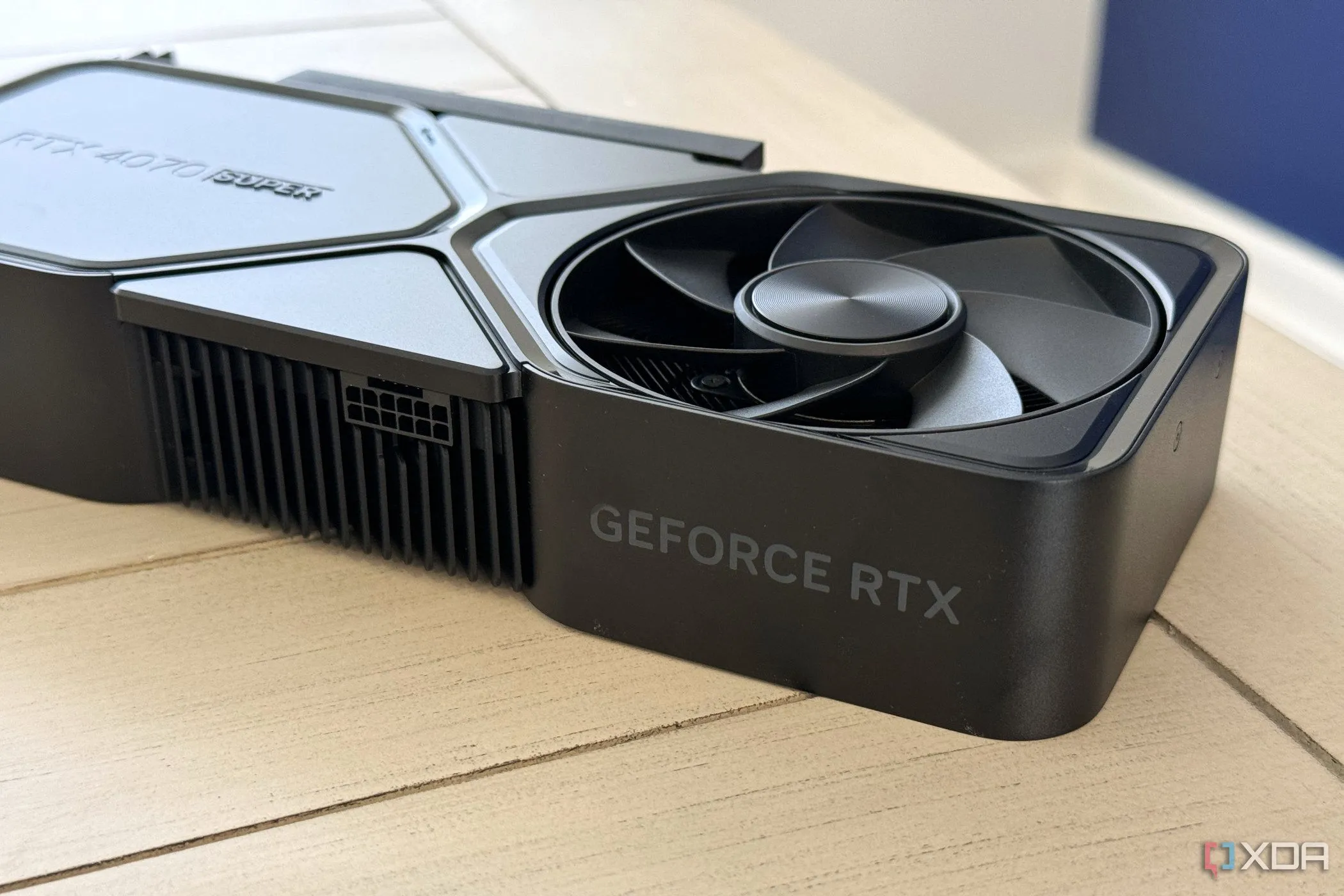 Card đồ họa NVIDIA GeForce RTX 4070 SUPER, đại diện cho linh kiện cần tối ưu cài đặt đồ họa