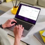 Màn hình Macbook hiển thị ứng dụng Lịch