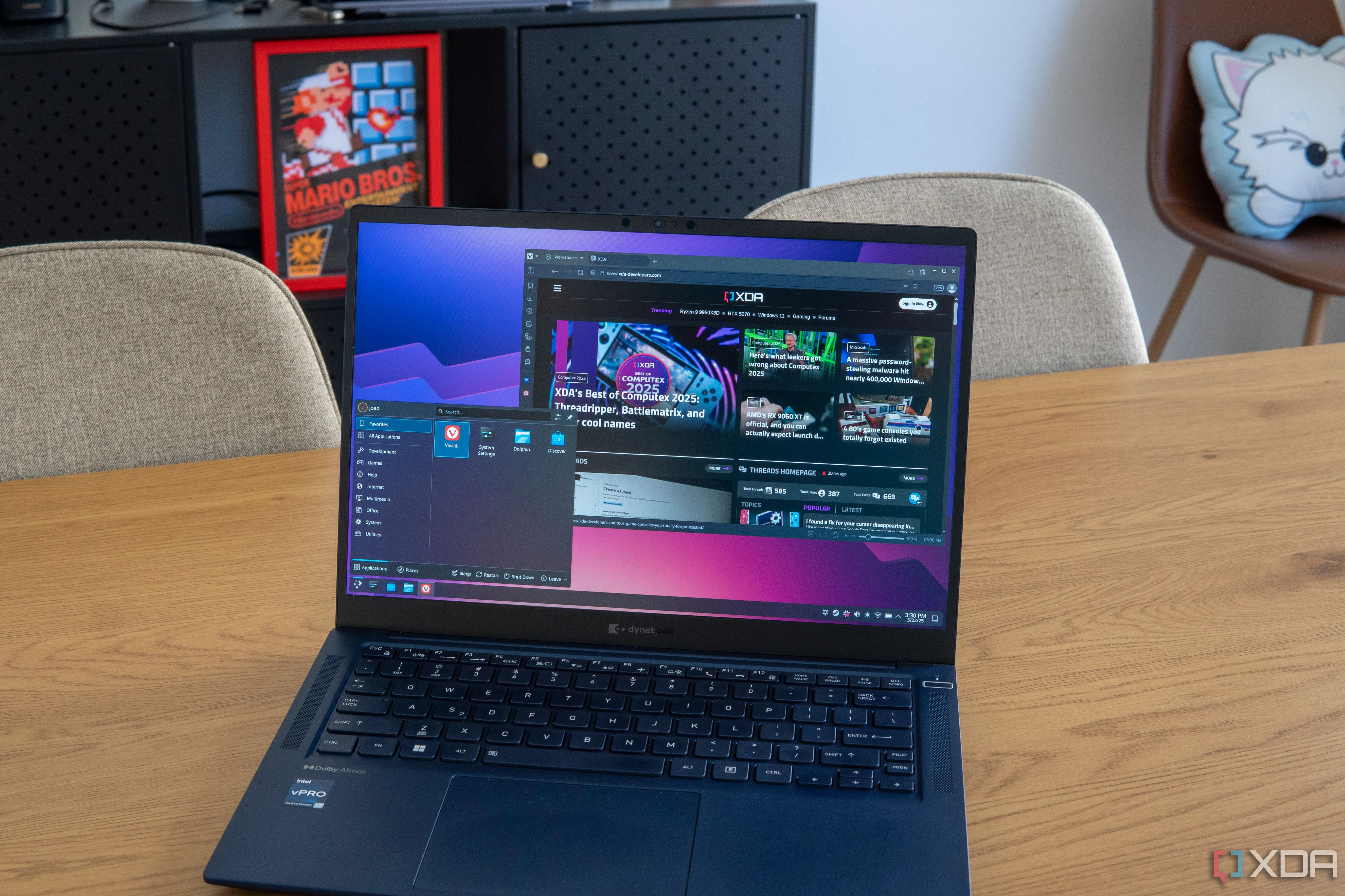 Máy tính xách tay chạy hệ điều hành Linux