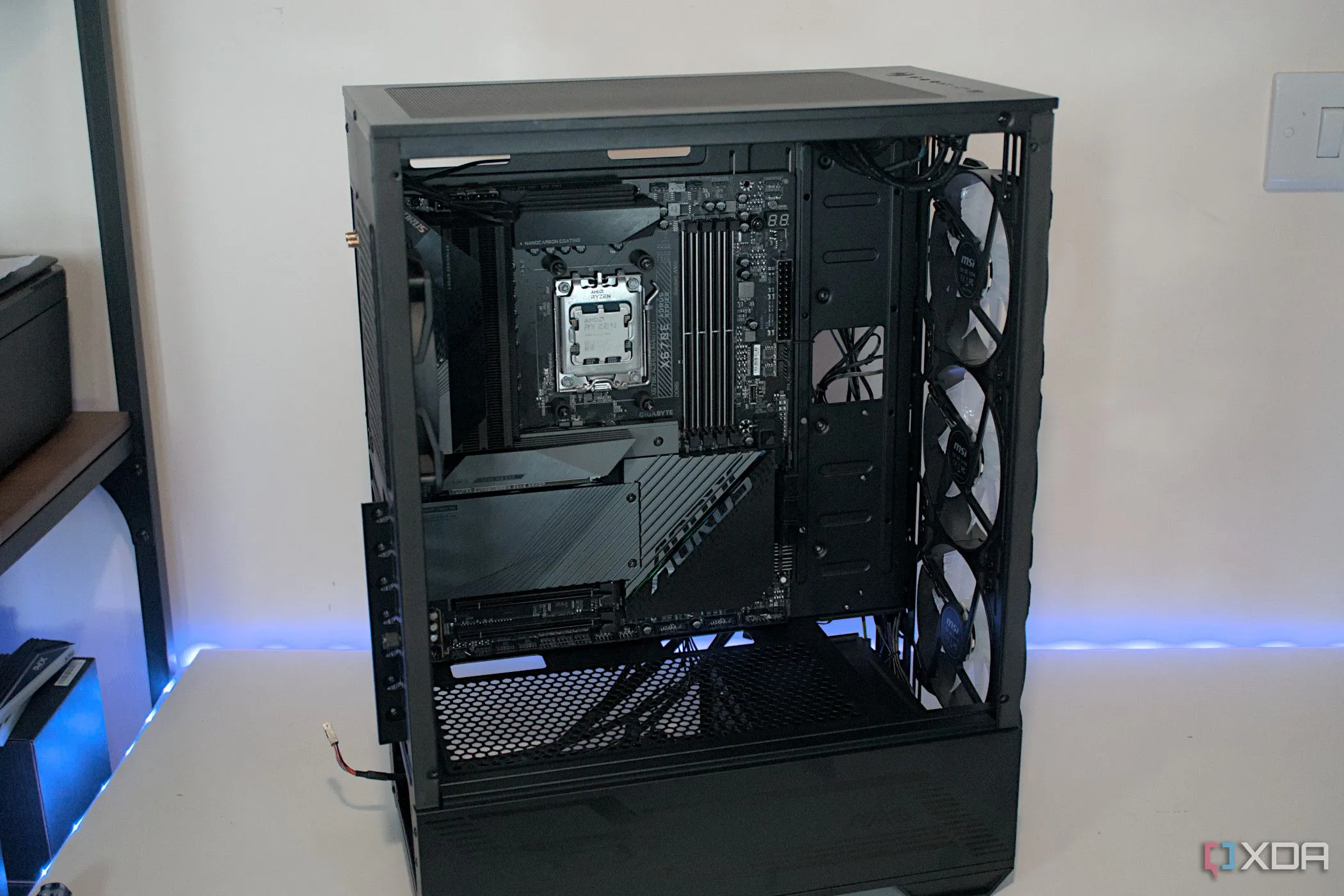 Image default