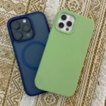 So sánh kích thước và thiết kế iPhone 16 Pro và iPhone 12 Pro đặt cạnh nhau.