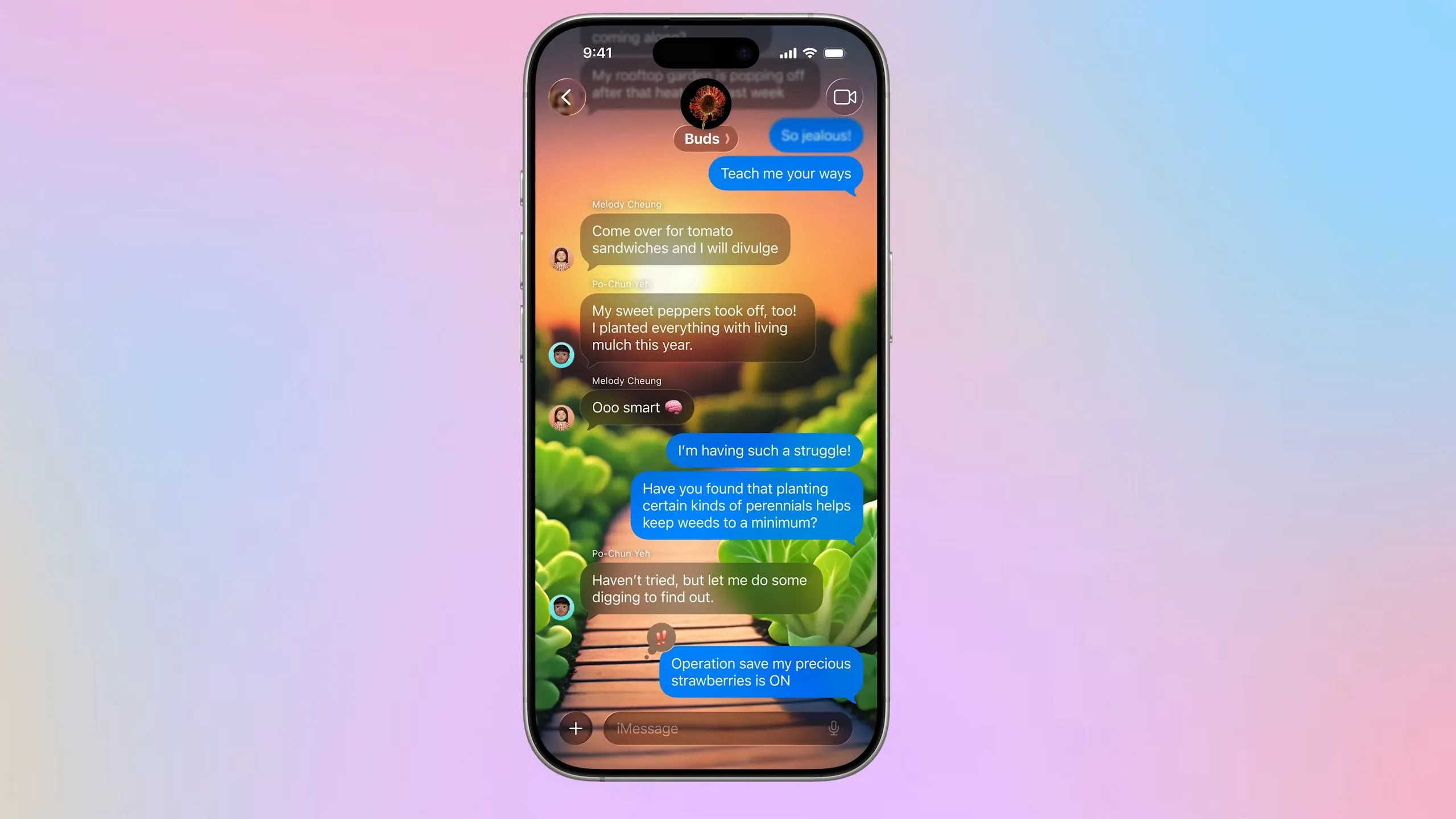 Tính năng mới trong ứng dụng Tin nhắn (Messages) trên iOS 26, bao gồm hình nền và thăm dò ý kiến