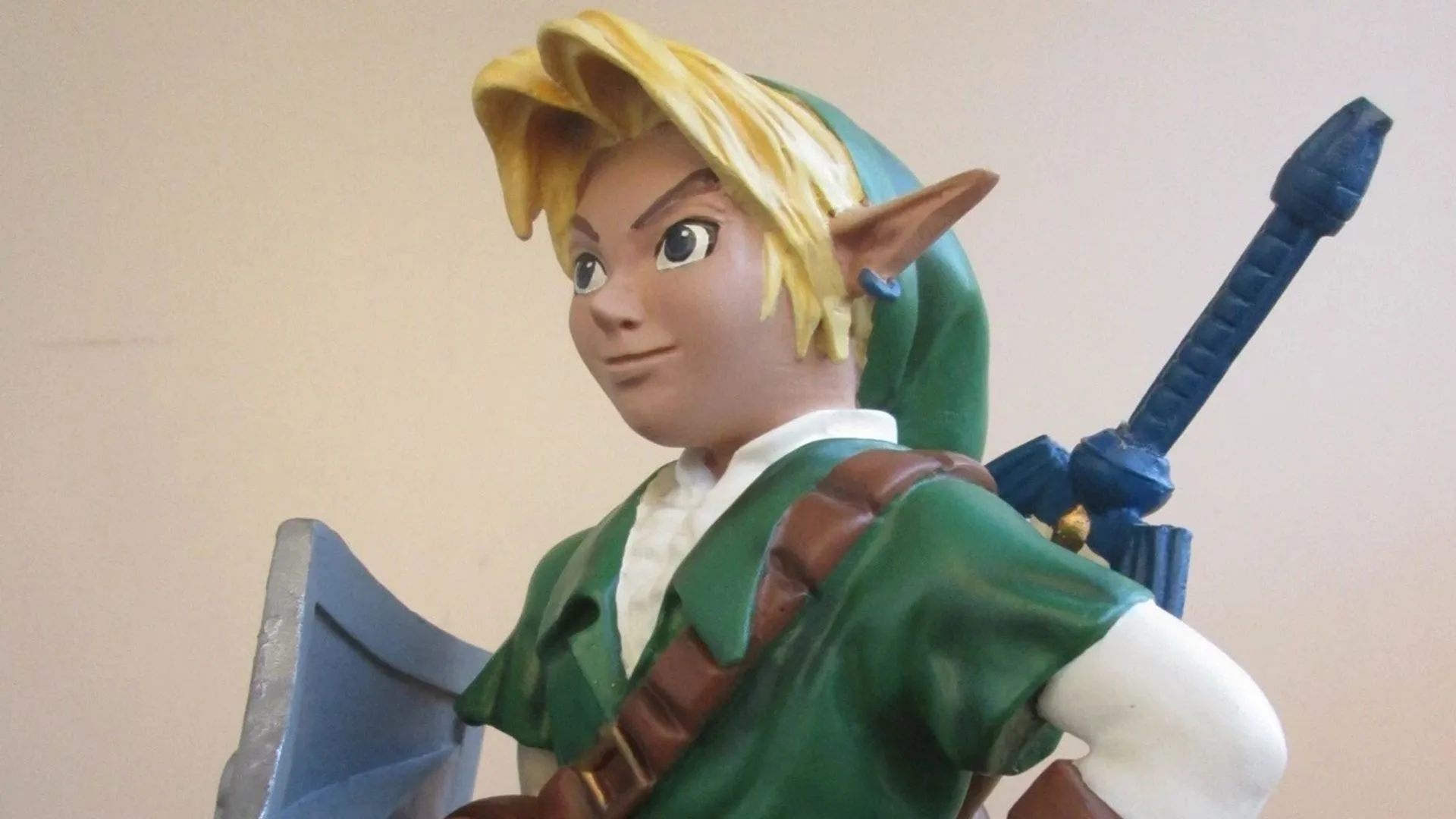 Tượng Link từ The Legend of Zelda Ocarina of Time tại E3 1997, một món đồ sưu tập hiếm của Nintendo